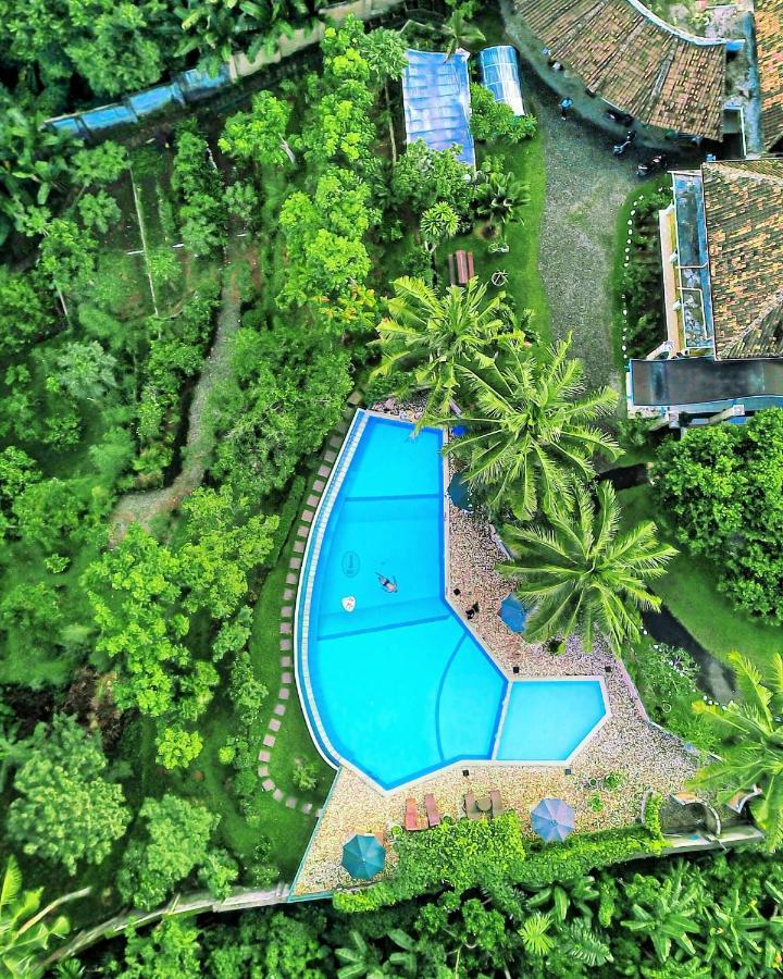 Hotel Deli River And Restaurant Omlandia Medan Exterior foto