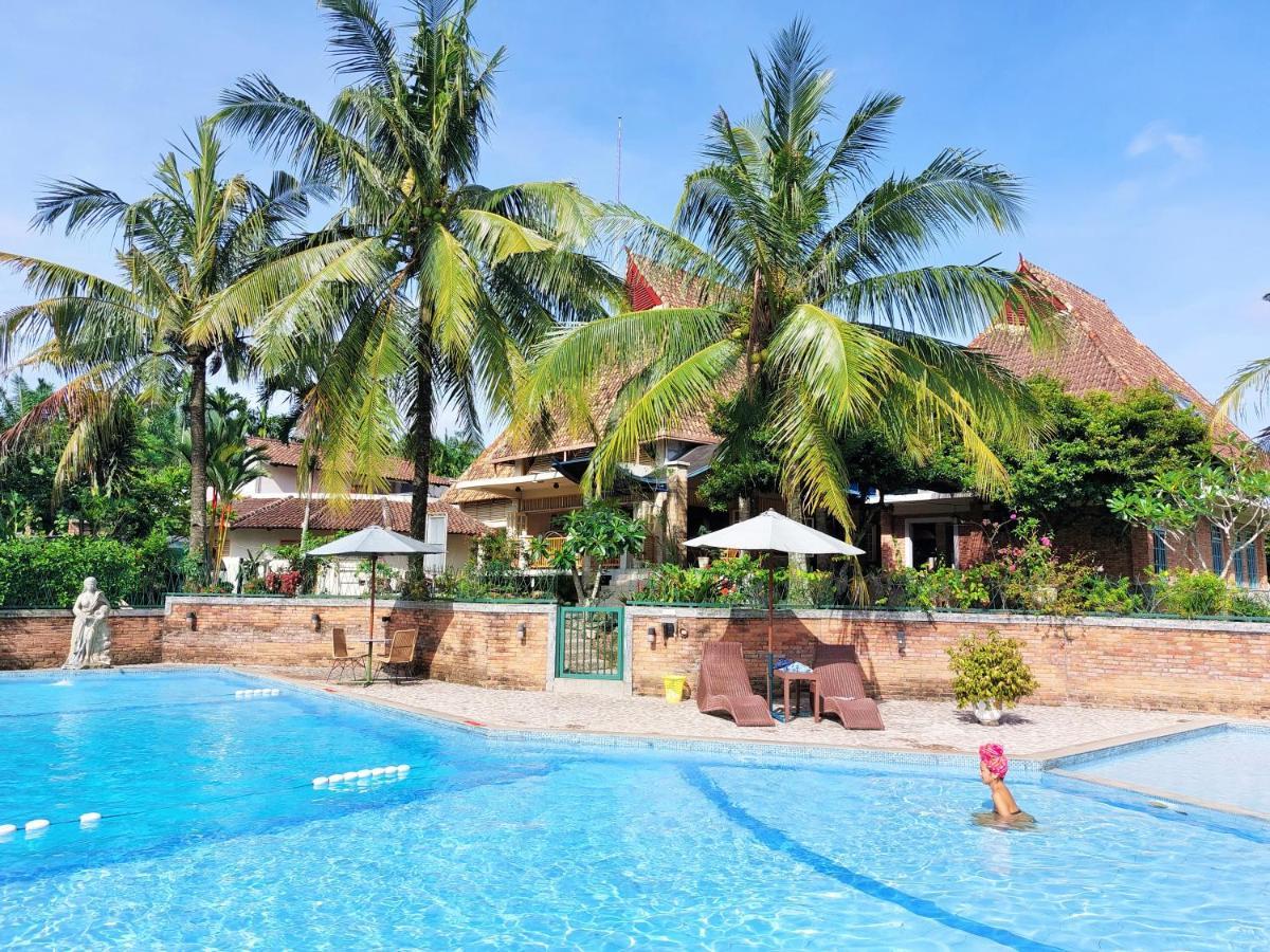 Hotel Deli River And Restaurant Omlandia Medan Exterior foto