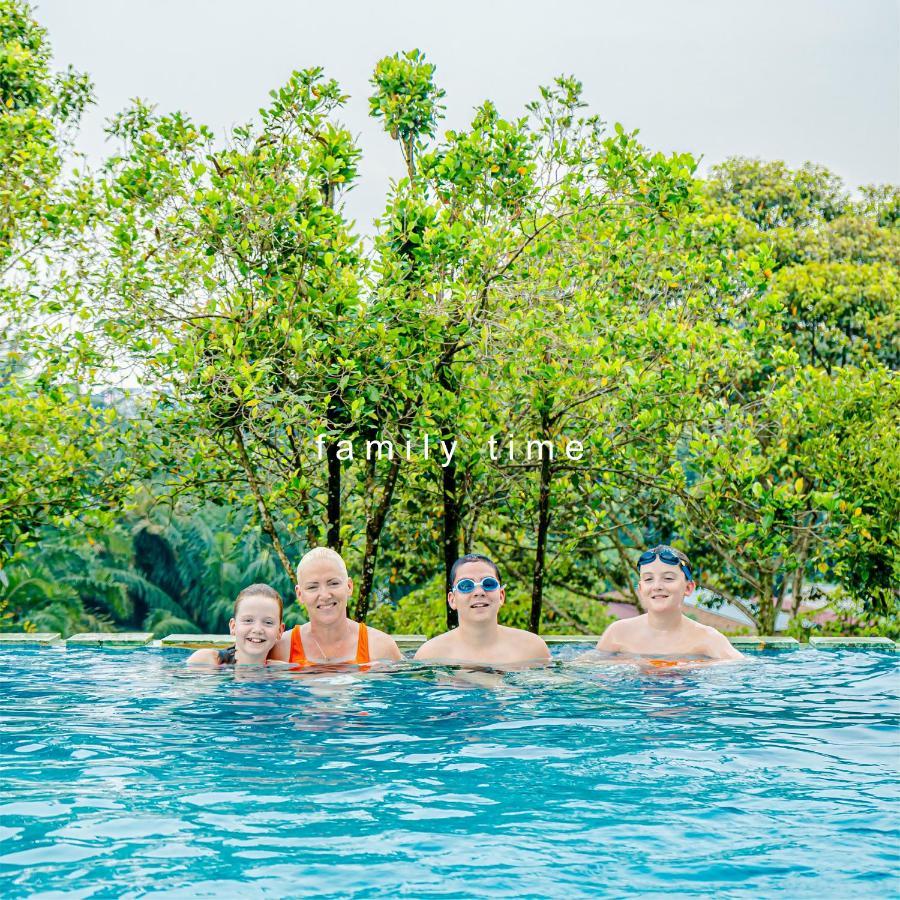 Hotel Deli River And Restaurant Omlandia Medan Exterior foto