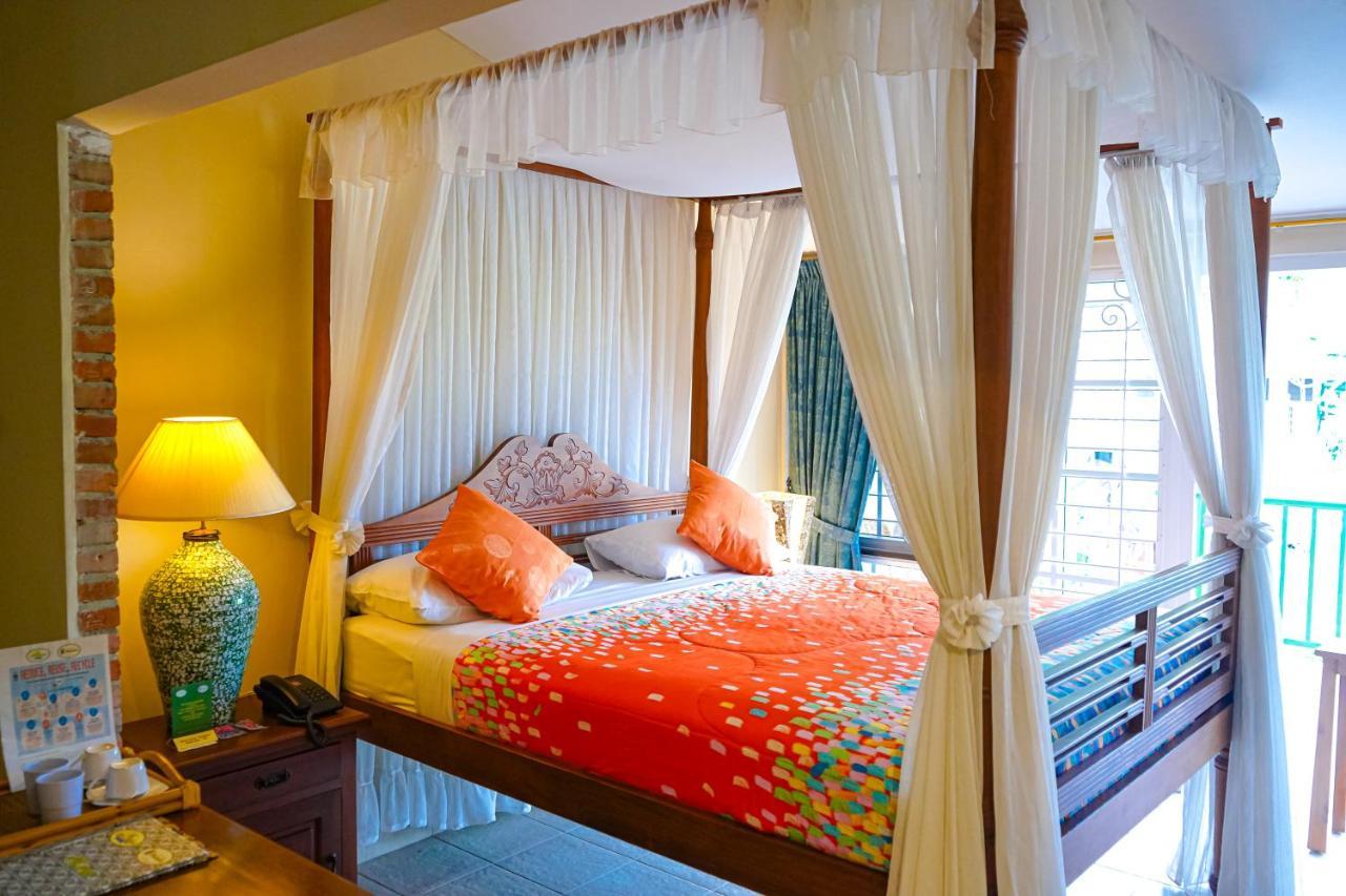 Hotel Deli River And Restaurant Omlandia Medan Exterior foto