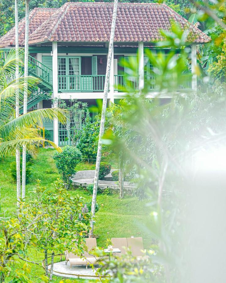 Hotel Deli River And Restaurant Omlandia Medan Exterior foto