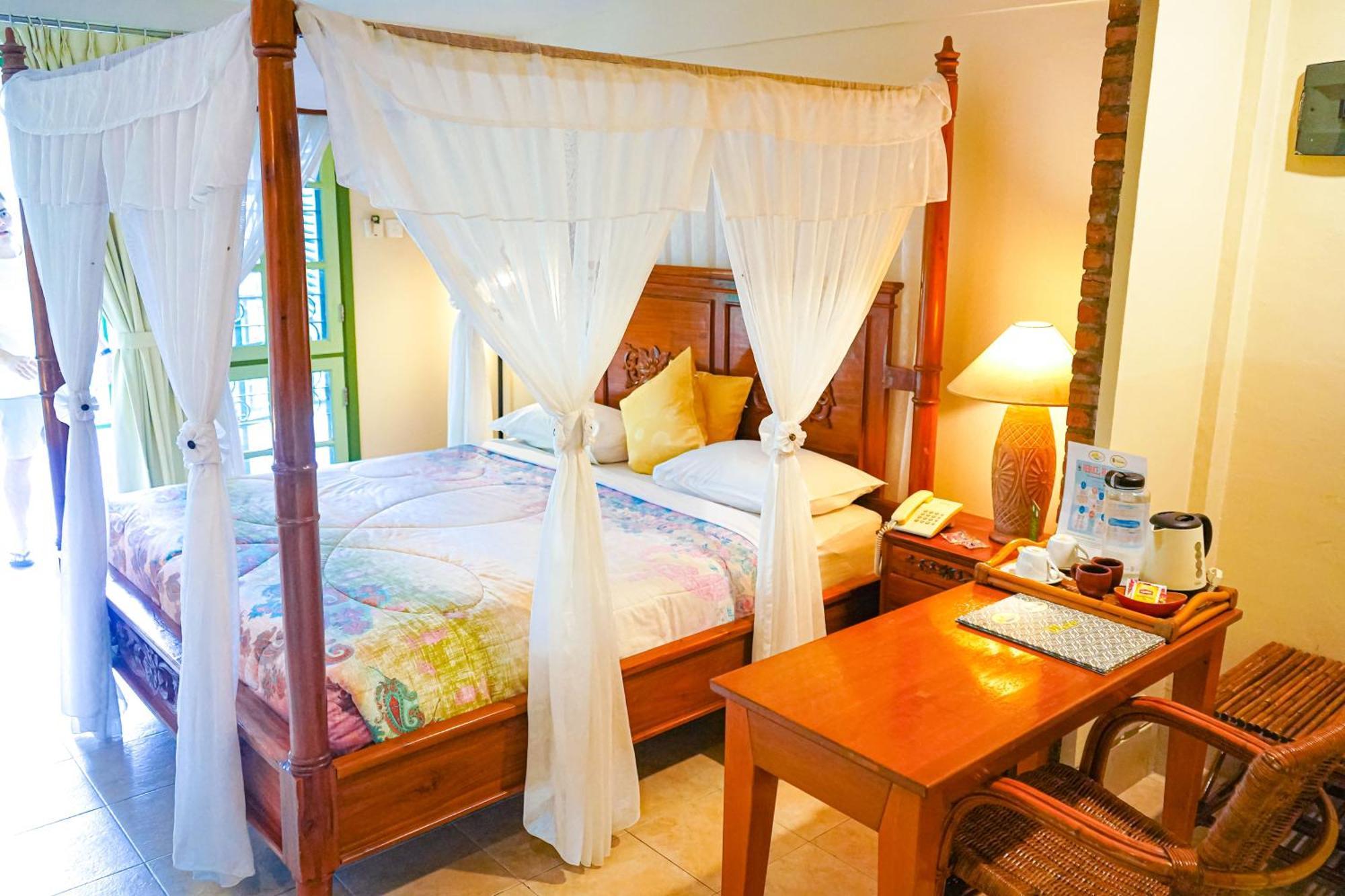 Hotel Deli River And Restaurant Omlandia Medan Exterior foto